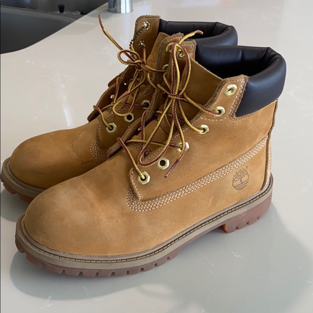 Suede boots